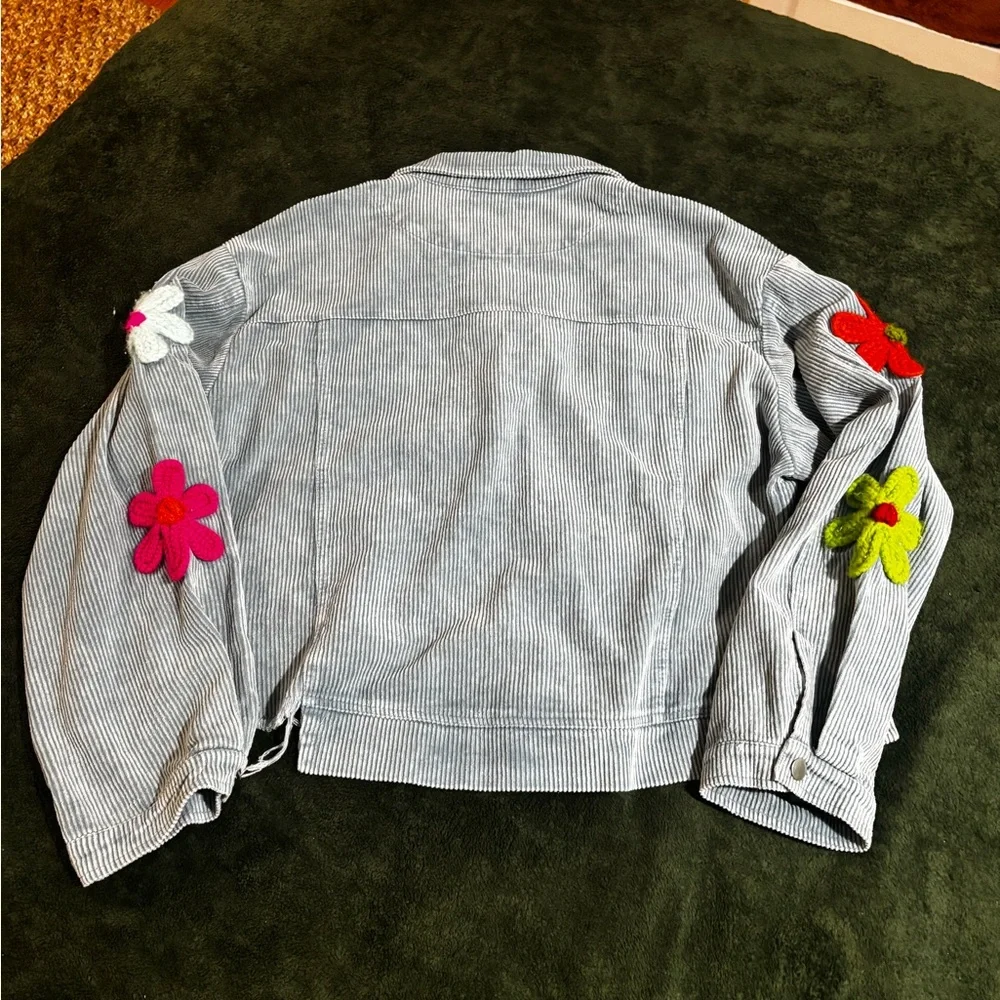 Bibi NWT XL Light Blue Corduroy Floral appliqués distressed Cropped Jacket - - Picture 3 of 4